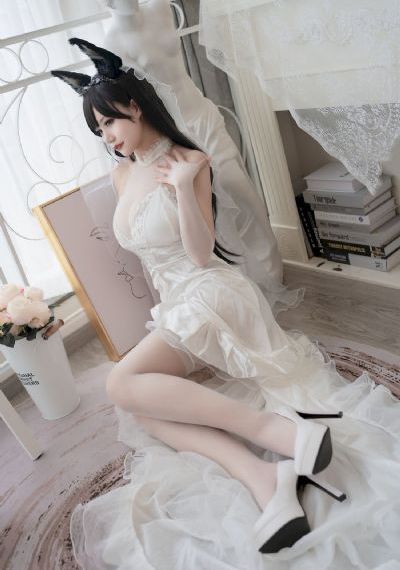 丰满大胸年轻寡妇