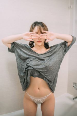 美女被脱脱内衣免费的软件