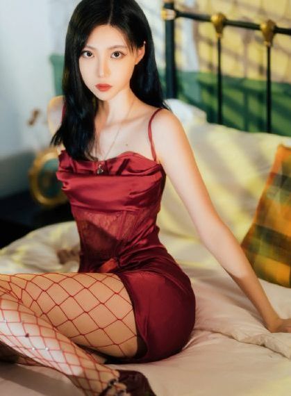 依雯妮妮