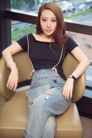 天降女孩子从2楼掉了下来未增减
