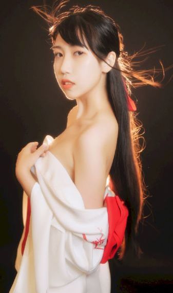 与黑帮老大的女主第一季免费
